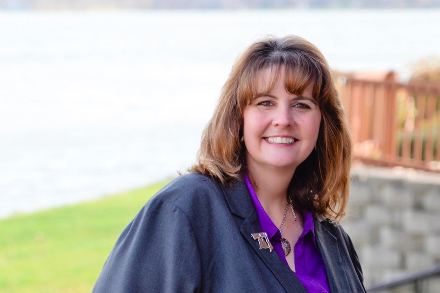 A Northwest Indiana Life in the Spotlight: Kelly Vates