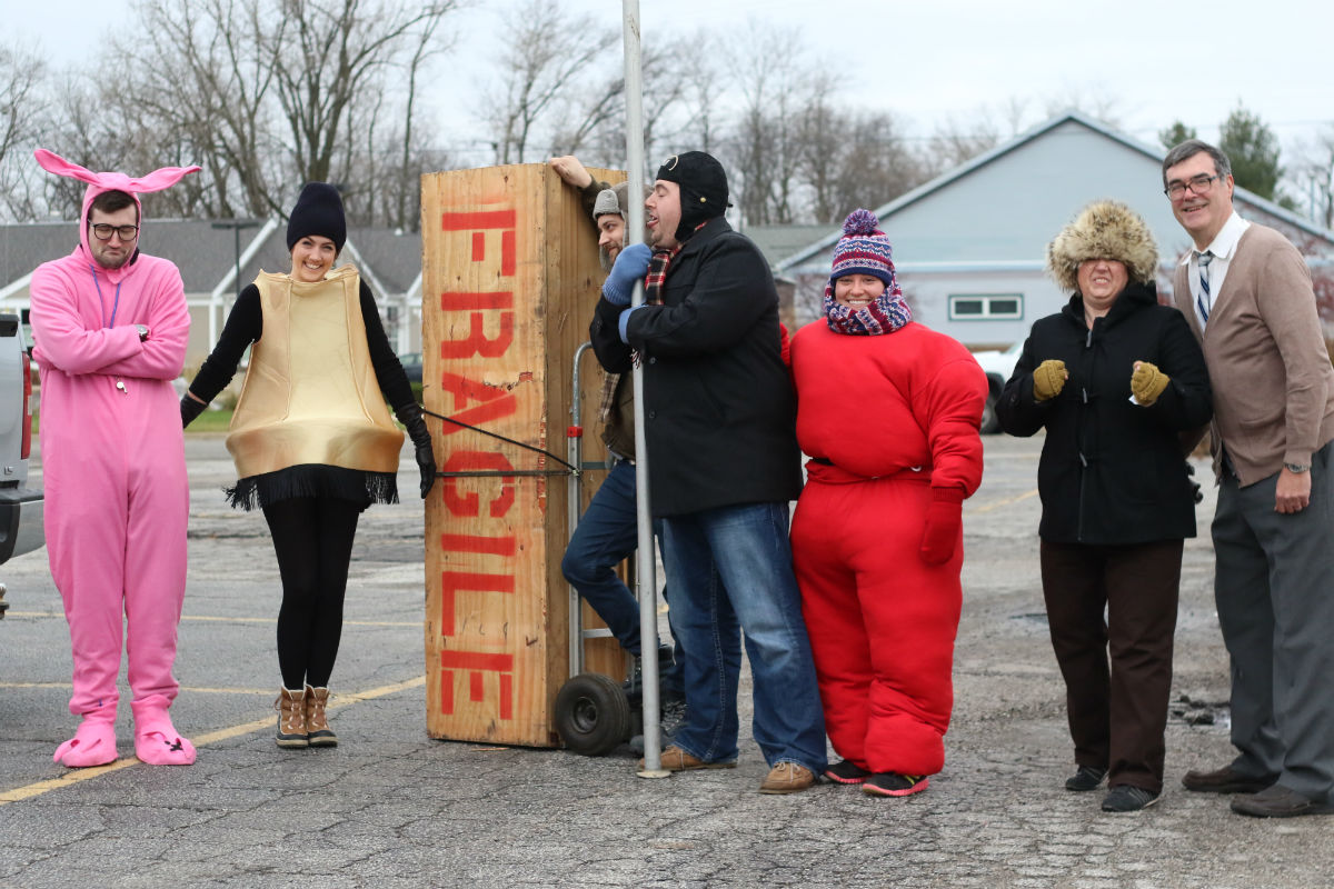 The Holiday Season Kicks Off in La Porte With Santa Parade and Kris Kringle Blitz