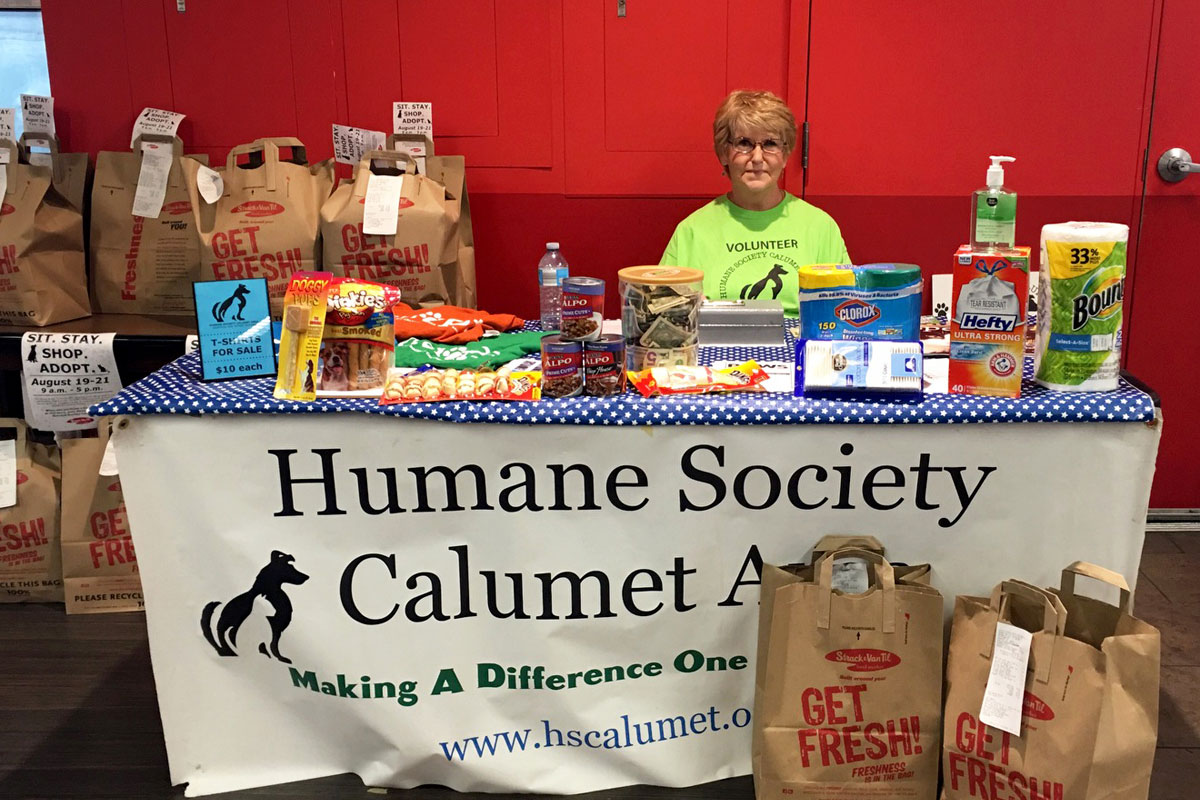 Strack &amp; Van Til Pet Project Raises $22K and Supplies for Local Animal Organizations