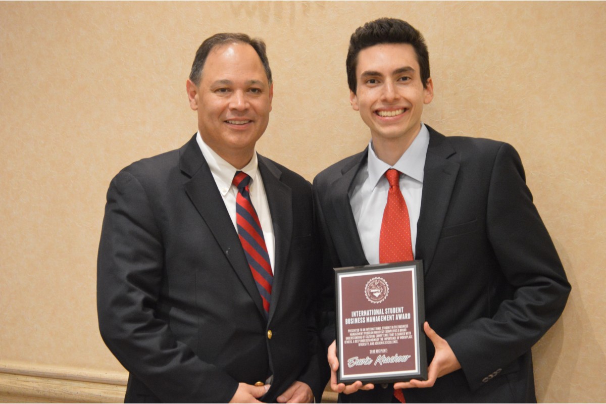 Calumet College of St. Joseph Celebrates Graduates with Awards Banquet