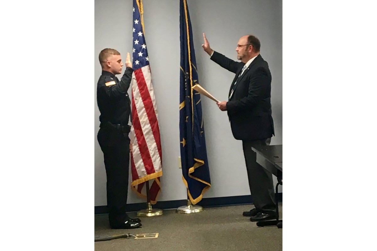 Hobart Police Officer Richard Mayer Saves Child’s Life on Job’s First Day