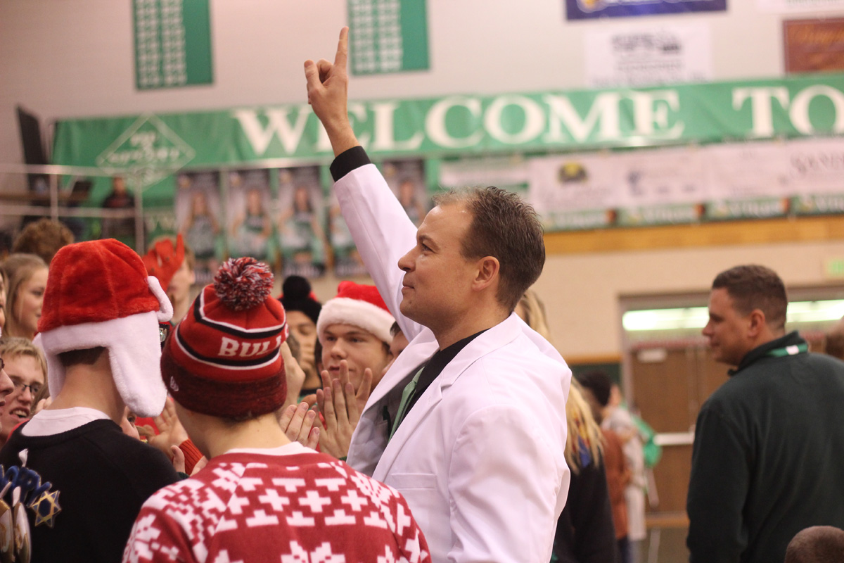 Coolman, Swan Among 12 Coaches Receive Accolades from IBCA for 2016-17 Season