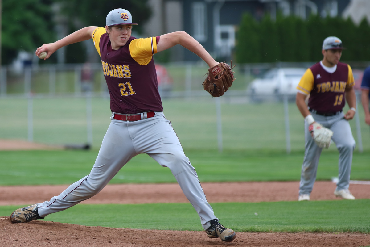 Chesterton’s Peterson, Kurek Win MVPs as 2017 Duneland Athletic Conference All-Conference Team Named