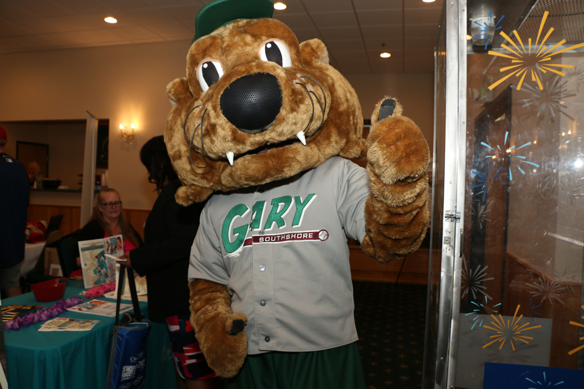 Businesses, Consumers Came to “Swing for Success” at 2017 Crossroads Regional Chamber of Commerce “Best of Northwest” Business Expo