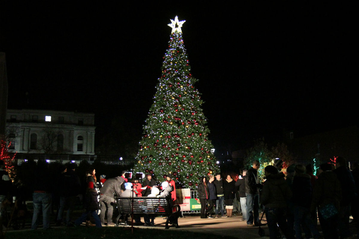 Downtown Valparaiso Kicks Off Holiday Season with Valpo Parks Winter Fest &amp; Tree Lighting