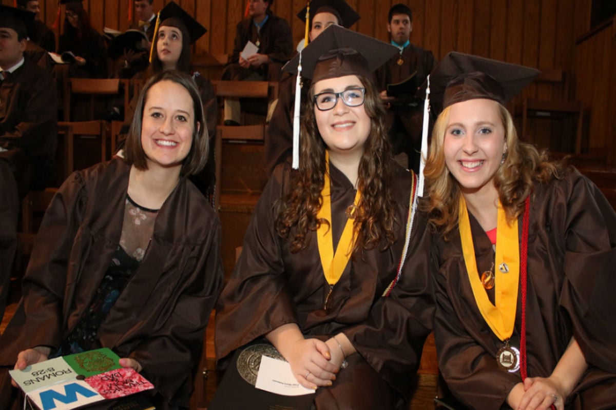 Valparaiso University Hosts Winter Commencement 2016